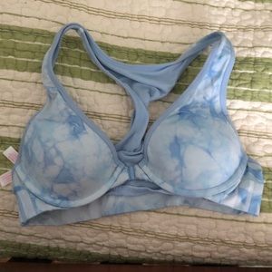 Victoria’s Secret PINK Front-close Sports Bra